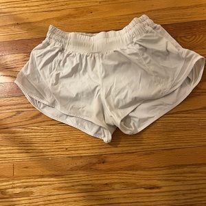Lululemon Run Hotty Hot Low-Rise Lined 2.5”
